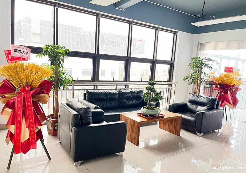 1712971917553499.jpg 1681175861228041.jpg