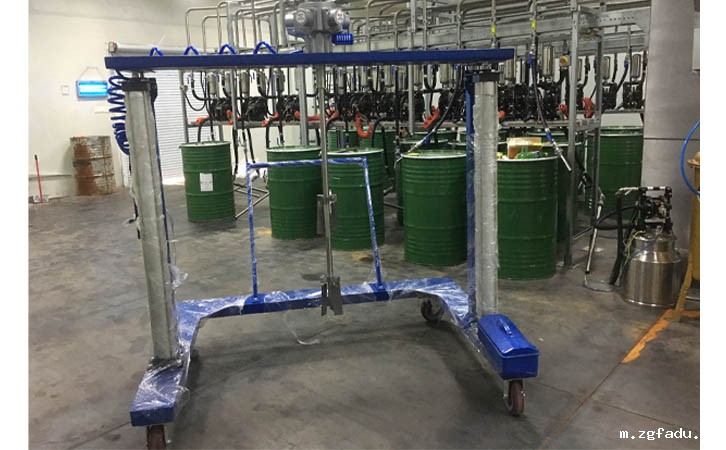 图四：浙江某油墨厂家定制的T2BC气动搅拌机